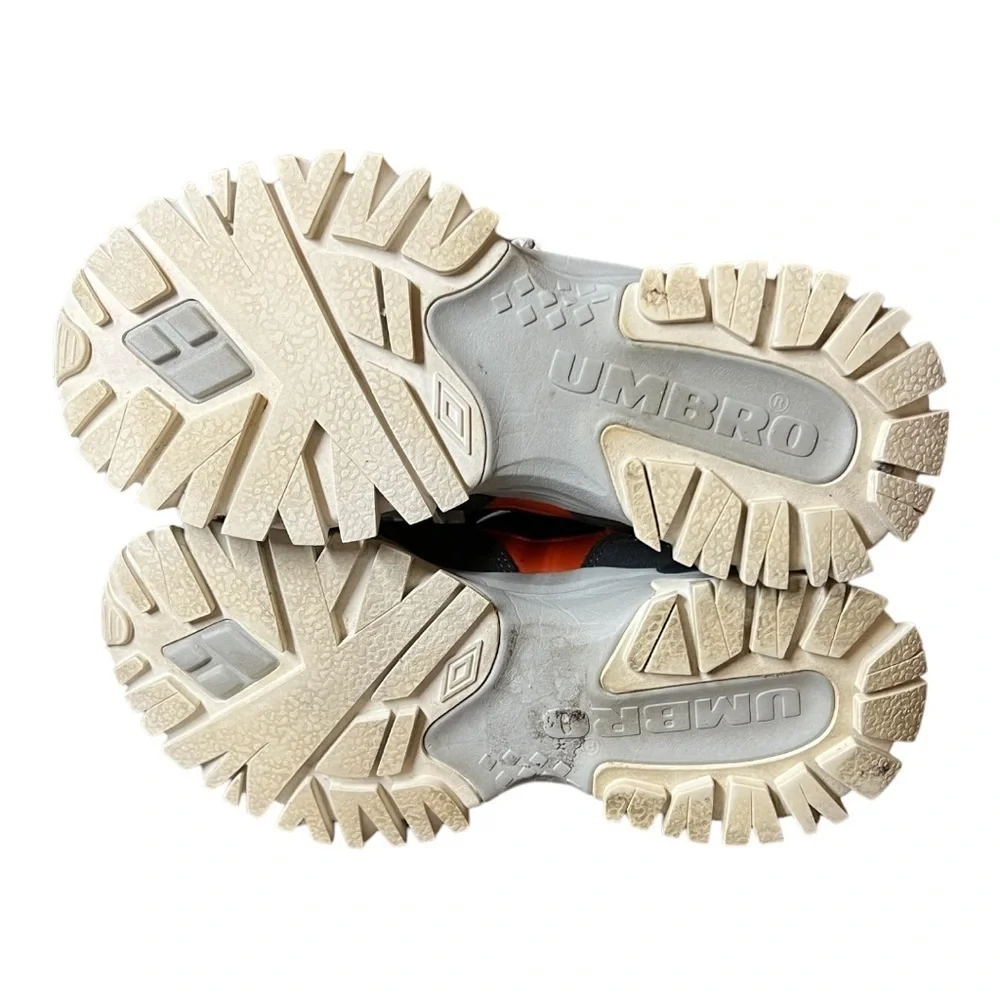 Umbro Bumpy Leather Sneakers Size 6